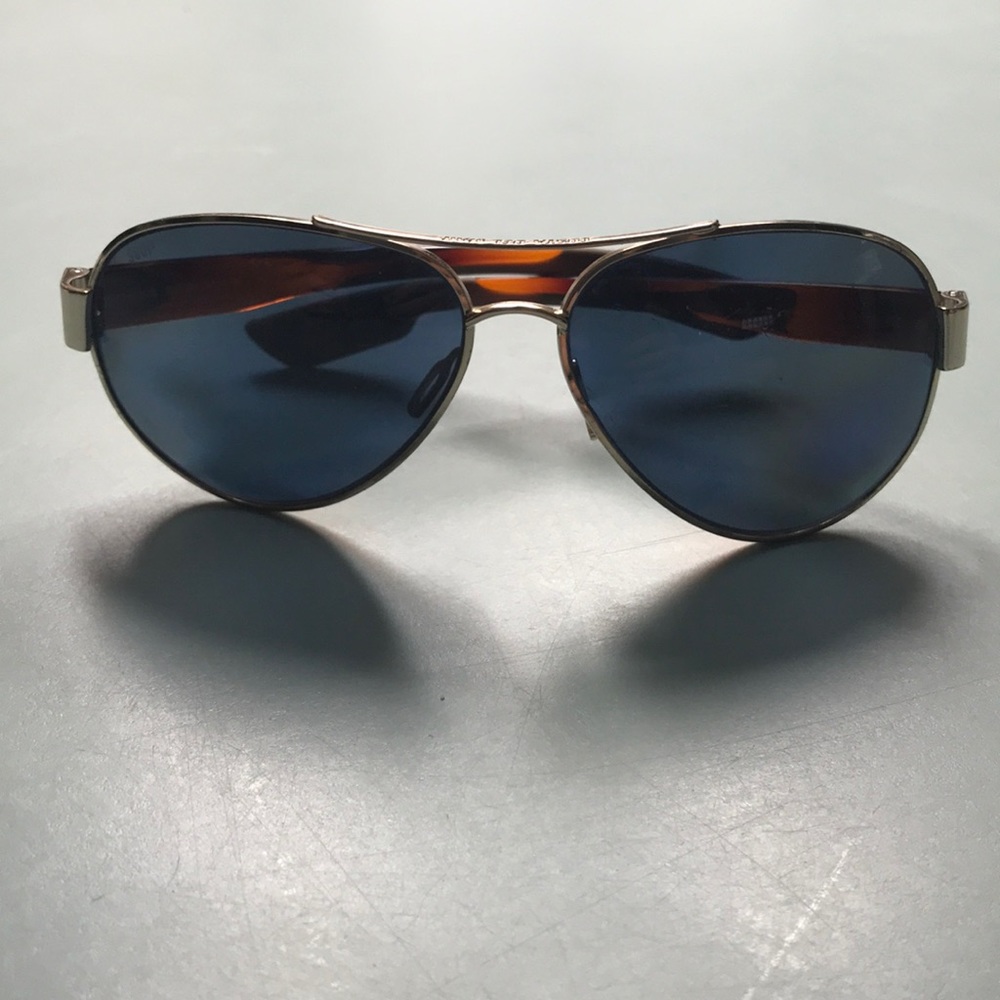 Women’s costa Del Mar sun glasses